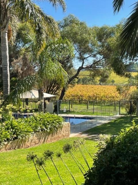 Amande Bed And Breakfast Mclaren Vale Exterior photo