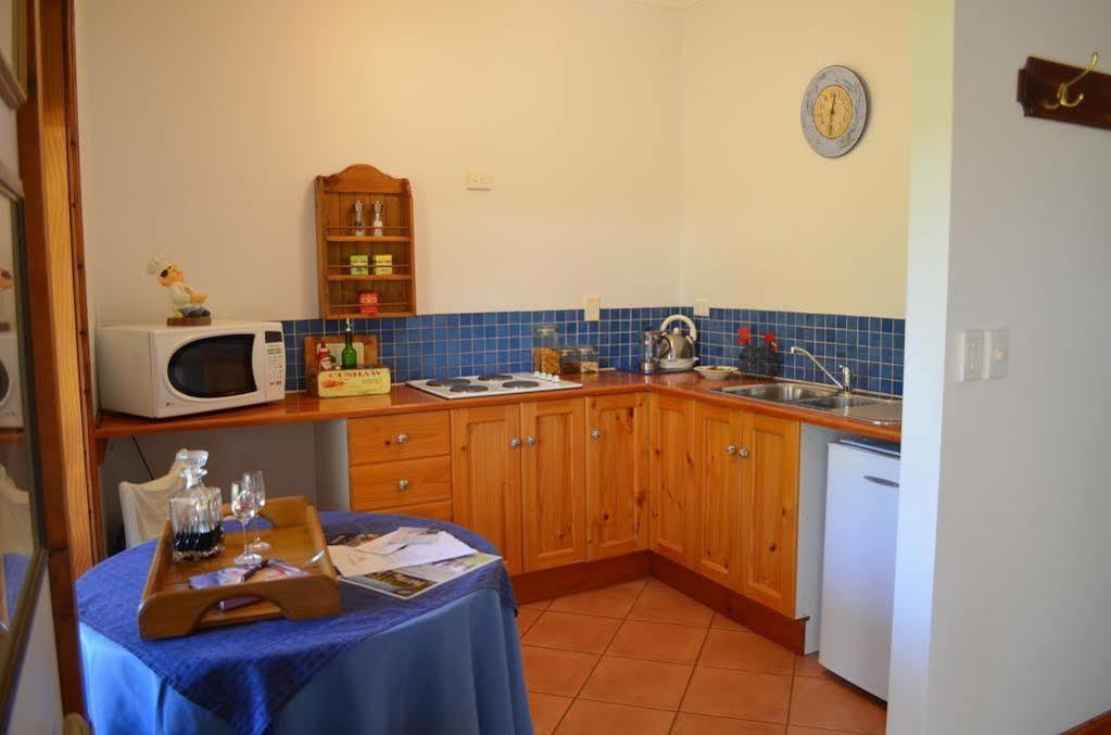 Amande Bed And Breakfast Mclaren Vale Exterior photo